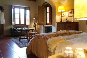 8 camere, ferro/asse da stiro, Wi-Fi gratuito