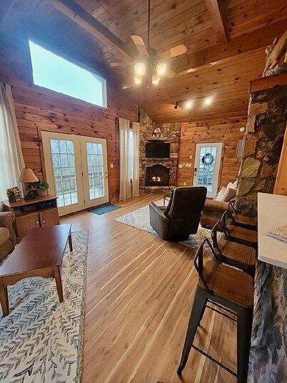 High Ridge cabin in the Blue Ridge Mountains