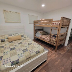 2 bedrooms, free WiFi, bed sheets