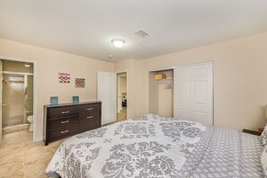 3 Schlafzimmer, Schreibtisch, Bügeleisen/Bügelbrett, WLAN