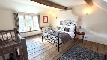4 Schlafzimmer, Bügeleisen/Bügelbrett, kostenloses WLAN, Bettwäsche