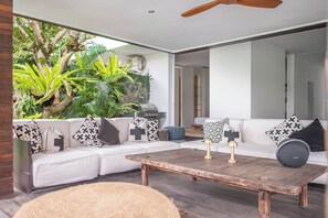 Luxury-Villa, 4 Schlafzimmer, eigener Pool, Strandblick | Terrasse/Patio