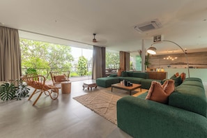 Luxury-Villa, 4 Schlafzimmer, eigener Pool, Strandblick | Wohnbereich