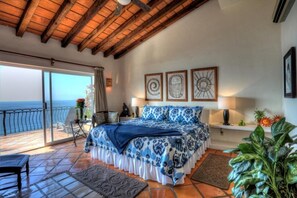 8 habitaciones, internet y ropa de cama 