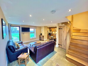 TV - Hastings Barn at High Park, Indoor Pool (Devon)