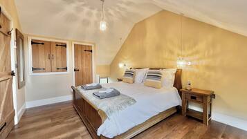 2 chambres, chambres insonorisées, fer et planche à repasser