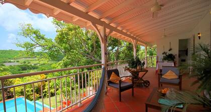 Charming villa with pool - ideal for 4 adults and 2 children