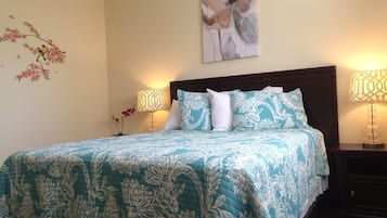 4 bedrooms, desk, iron/ironing board, free WiFi