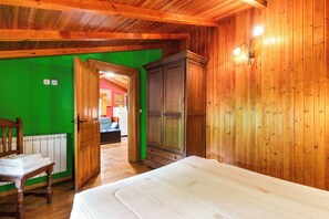2 bedrooms, iron/ironing board, bed sheets - Lorences Rural Apartments for 4 people (Somiedo)