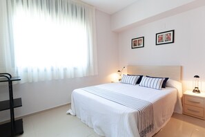 3 Schlafzimmer, Bügeleisen/Bügelbrett, Bettwäsche