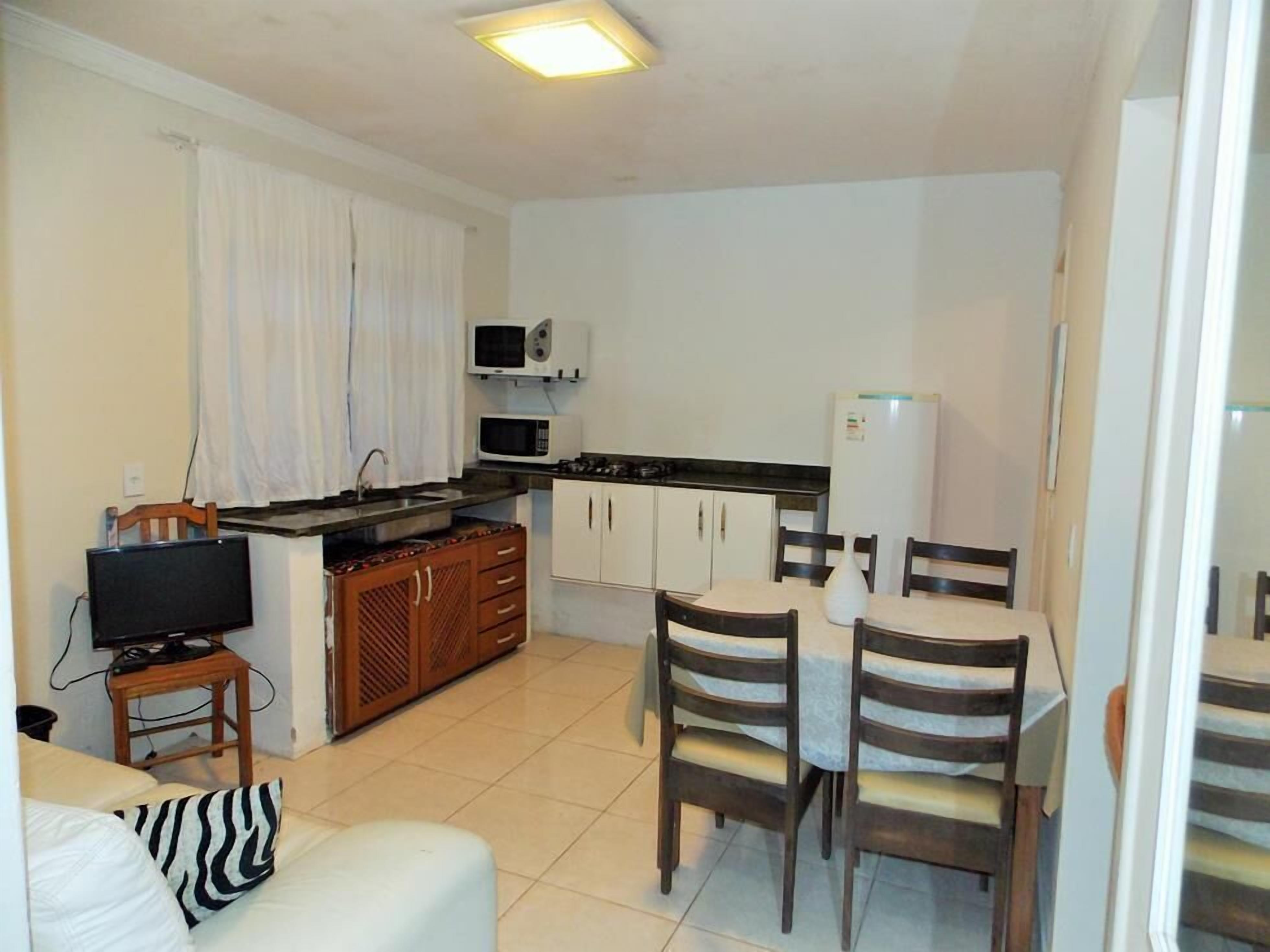 House (1) | Private kitchen | Oven, blender, toaster oven, cookware/dishes/utensils