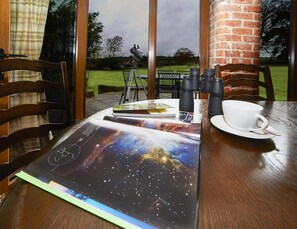 Dining - Hindburn -  a cottage that sleeps 2 guests  in 1 bedroom (Pickering)