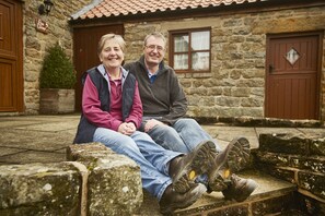 Property grounds - Hindburn -  a cottage that sleeps 2 guests  in 1 bedroom (Pickering)