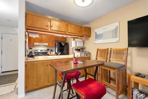 Fridge, microwave, oven, stovetop - Ski-In/Ski-Out from this Cozy, Family-Friendly Mountain Condo - Walk to Town (Breckenridge)