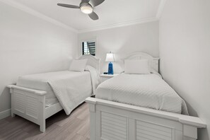 2 室のベッドルーム、アイロン / アイロン台、WiFi (無料)、ベッドシーツ