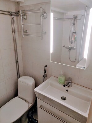 Bathroom - Helsinki city centre classic studio&loft (Helsinki)