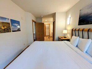 2 chambres, fer et planche à repasser, Wi-Fi, draps fournis