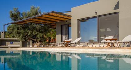 Villa Atokos - vistas al mar, piscina, sol magia