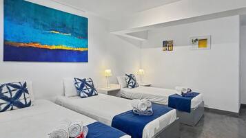 3 bedrooms, iron/ironing board, WiFi, bed sheets