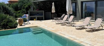Villa Atokos - uitzicht op zee, infinity pool, zon up magic