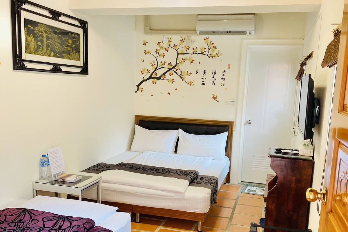 Triple Room | WiFi (free), bed sheets