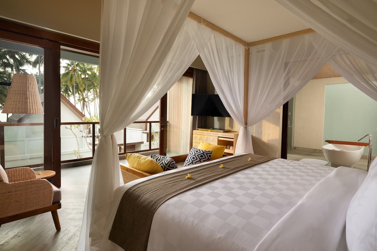Duplex Villa with Private Pool | Biancheria da letto di alta qualità, minibar, una scrivania