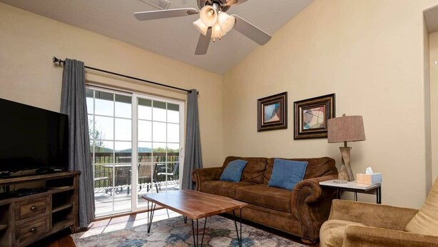 Unclassified image, 1 of 38, button - 24-6 Serenity Escape Penthouse w/Indoor/Outdoor Pool / Splash Pad Near SDC (Branson)