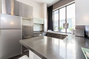Fridge, microwave, oven, stovetop