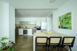 Dining - Modern & Bright 3BR Apt with View by Sea N' Rent (Tel Aviv)
