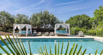 VILLA VALENTINA -Luxury Stay for 8+1 Guests with XXL Pool&Whirlpool