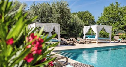 VILLA VALENTINA -Luxury Stay for 8+1 Guests with XXL Pool&Whirlpool
