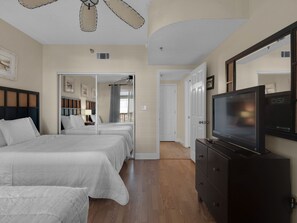 3 bedrooms, desk, iron/ironing board, free WiFi