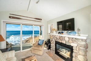 Smart TV, fireplace, DVD player