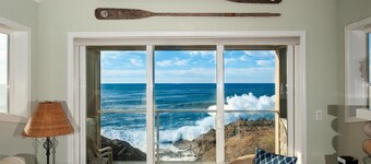 Promo! Beautiful Top Floor Oceanfront Condo - Indoor Pool/Hot Tub/Wifi & HDTV!