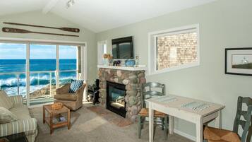 Smart TV, fireplace, DVD player