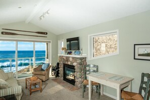 Smart TV, fireplace, DVD player