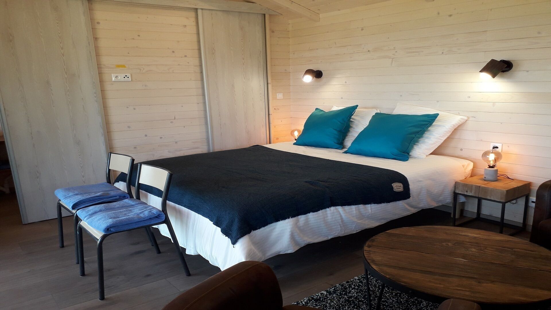 1 室のベッドルーム、ベッドシーツ