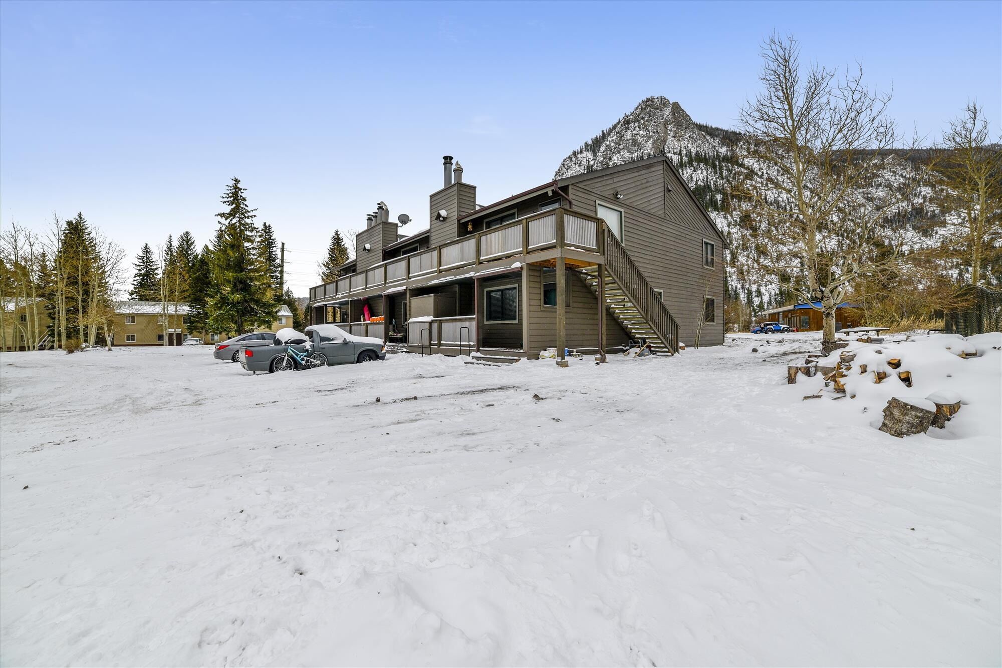 Pet Friendly 2 Bedroom Condo on the West End of Main Street!!