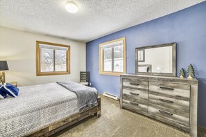2 chambres, fer et planche à repasser, Wi-Fi gratuit, draps fournis