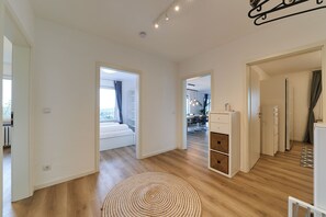 Interior - 105-square-meter vacation home in the Siebengebirge – 3 bedrooms, garden, and 2 terraces (Thomasberg)