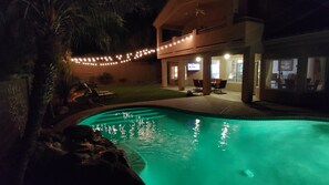 Een verwarmd zwembad