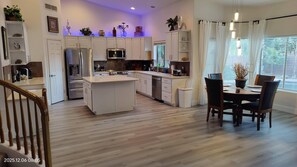 Fridge, microwave, oven, stovetop - 4300 SQFT 5BR HOME - HEATED POOL - 2 MASTER SUITES - JACUZZI TUB - SLEEPS 12+ (Phoenix)