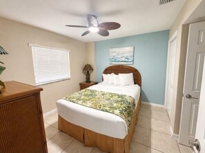 2 bedrooms, internet, bed sheets
