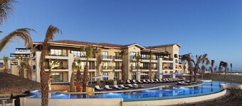 Luxurious 5-star master suite at Grand Solmar Resort and Spa