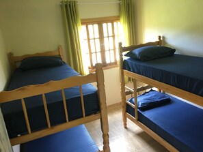 12 quartos