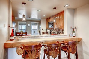 Condo, 3 Bedrooms | Private kitchen