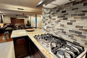 Fridge, microwave, oven, stovetop - Ultimate Texas Experience With Heated Pool & Spa (Dallas)