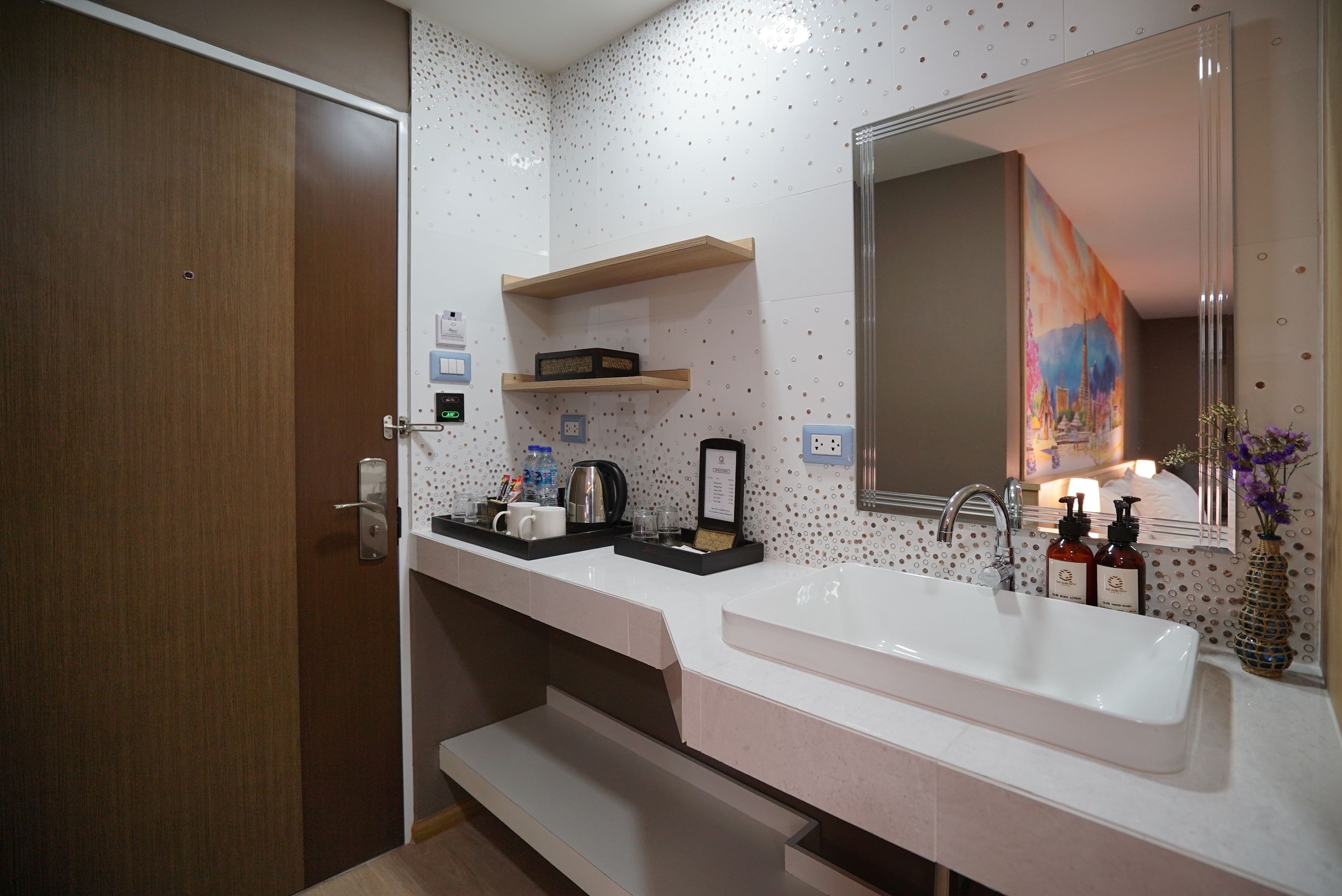 Photo - The Qube fifty Hotel