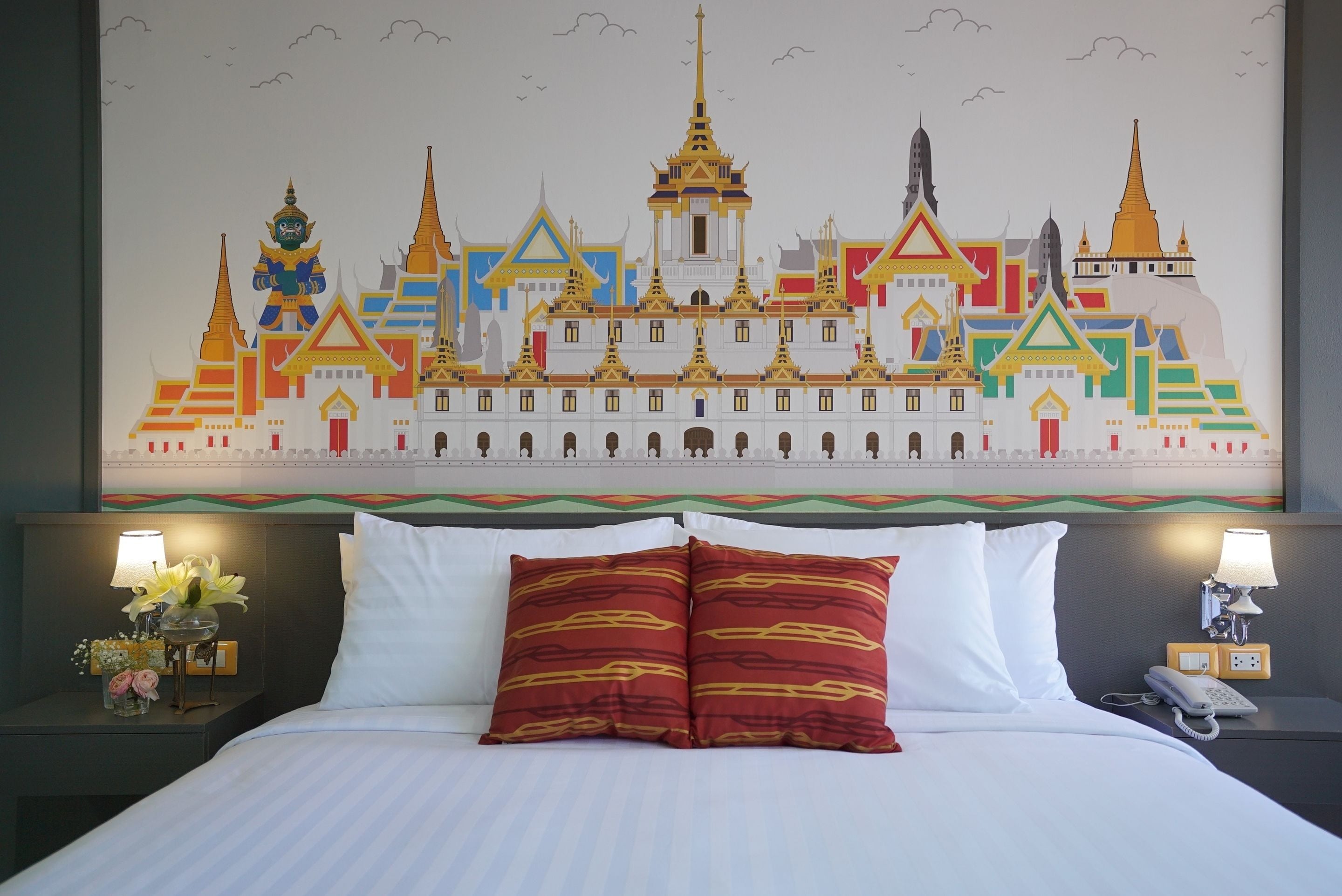 deluxe double room, 1 king bed | in-room safe, individually decorated, blackout curtains, soundproofing