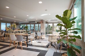 供应早餐，地方菜